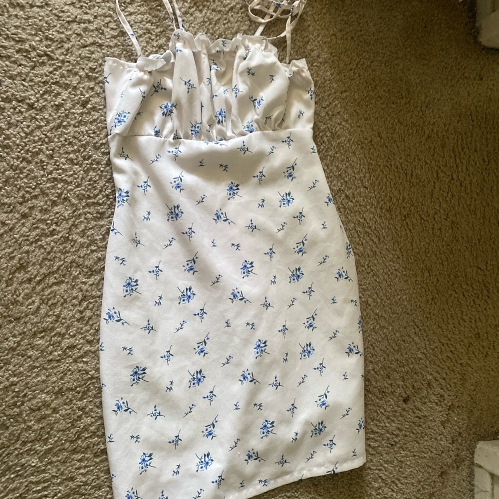 Amazon Women's White and Blue Floral Maxi Dress